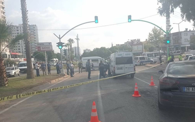 Adana'da cenaze aracı şoförüne silahlı saldırı - Resim: 0