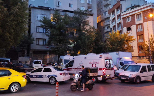 Şişli'de börekçiden kaptığı bıçakla sokakta kan döktü - Resim: 0