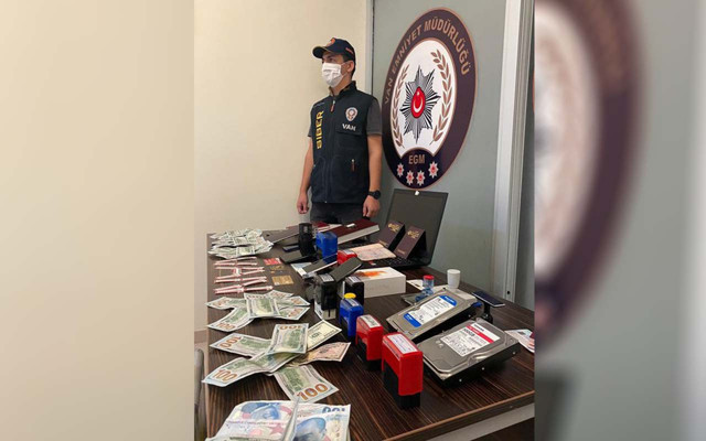 Dolandırıcılardan akademisyenlere 1 milyon TL'lik vurgun! Makale yayınlama vaadiyle... - Resim: 0