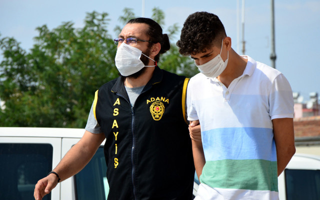 Saati sordukları ikizleri bıçakladılar Adana'da telefon hırsızları yakalandı - Resim: 1