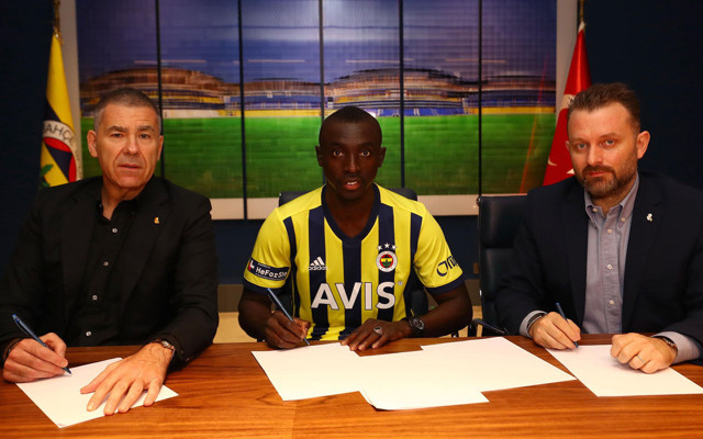 Fenerbahçe Cisse transferini Gülen Gözler'in Vecihi karakteriyle tanıttı - Resim: 1