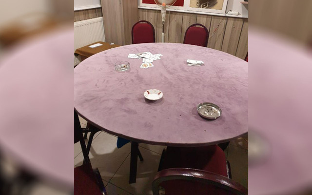 Bursa'da koronavirüs temaslısı kahvehanede bulundu - Resim: 1