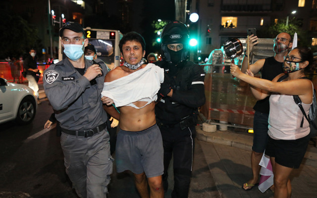 İsrail’de Netanyahu karşıtı protesto: Görevinde kalması ülke için en büyük tehdit... - Resim: 0