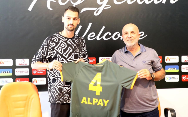 Beşiktaş Alpay Çelebi'yi Alanyaspor'a kiraladı - Resim: 0