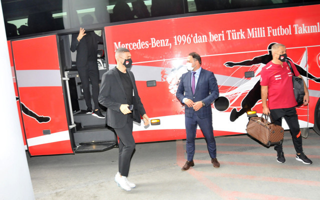 Türkiye, Almanya maçı için Köln'e uçtu - Resim: 0