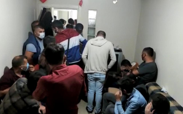 Eskişehir'de kumar operasyonunda 56 kişiye 176 bin 400 lira para cezası - Resim: 1