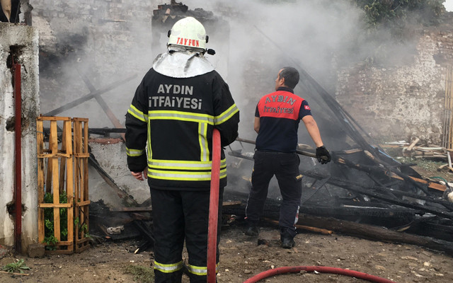 Aydın'da çöpte bulduğu parfümü eve götürünce ölümden döndü - Resim: 1