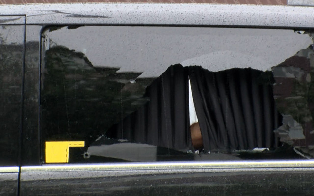 Bahçelievler'de özel hastane doktorunun aracına silahlı saldırı - Resim: 1