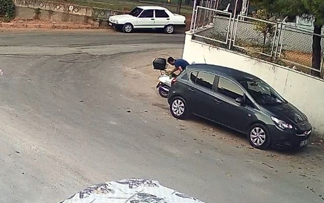 Adana'da motosiklet hırsızının savunması pes dedirtti: İnsanlık namına... - Resim: 0