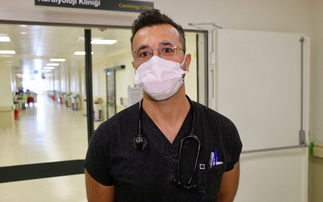 Eskişehir'de görevli doktor korona hastasının son cümlesini anlattı: Hocam beni bırakma' diye yalvardı - Resim: 0
