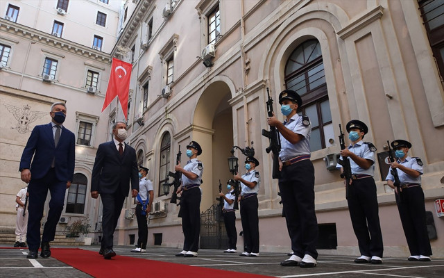 İtalyan mevkidaşı ile görüşen Bakan Hulusi Akar'dan kritik Doğu Akdeniz mesajları - Resim: 0