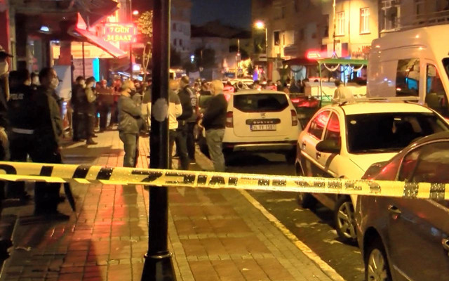 Pendik'te kafede oturan 4 kişiye kurşun yağmuru: 1'i öldü 3'ü yaralandı - Resim: 1