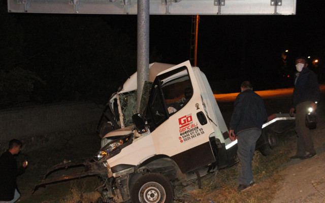 Erzincan'daki feci kazayı görenler mucizeye tanıklık etti - Resim: 0