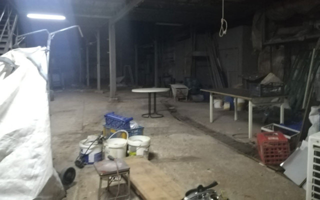 Hırsızlar bu sefer hayırlı bir iş yaptı! Girdikleri depo sahte içki imalathanesi çıktı - Resim: 0