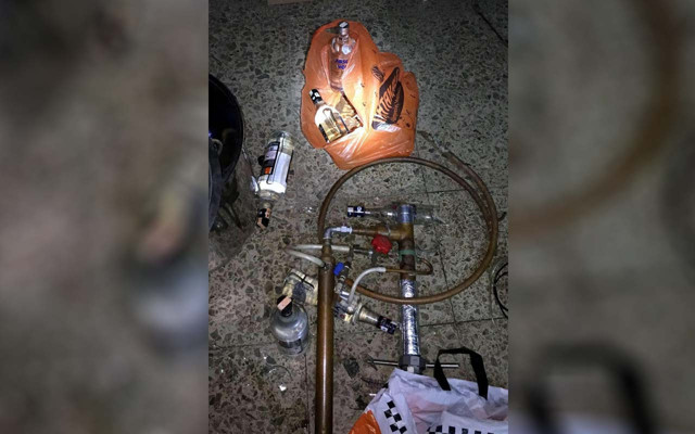 İzmir'de polis ekipleri, hırsızları kovalarken sahte içki imalathanesine rastladı - Resim: 2