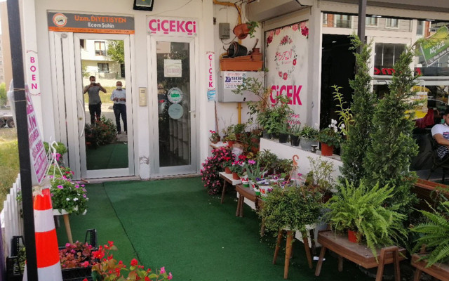 Kocaeli'de polis memuru, dükkanından çıkaramadığı kiracılarını silahıyla darp etti - Resim: 0