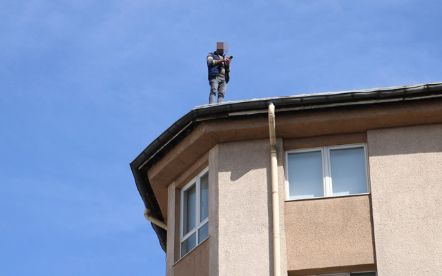 Sivas'ta 'yevmiye' isyanı kalabalığı bir araya topladı sosyal mesafe unutuldu - Resim: 0
