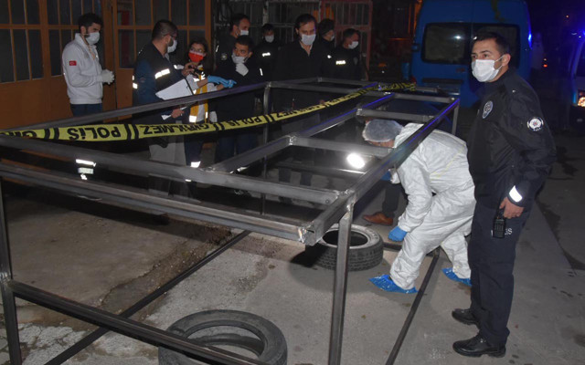 Kütahya'da korkunç ölüm: Fleks makinesiyle boynunu kesti - Resim: 0