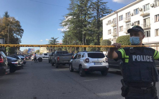 Gürcistan'da banka soygunu: 30 kişi rehin alındı 500 bin dolar fidye isteniyor - Resim: 0