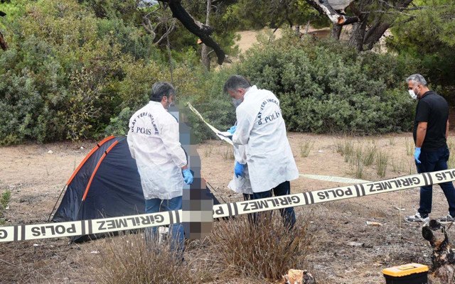 Antalya'da genç adam çadır kurduğu yerin yanındaki ağaca kendini astı - Resim: 0