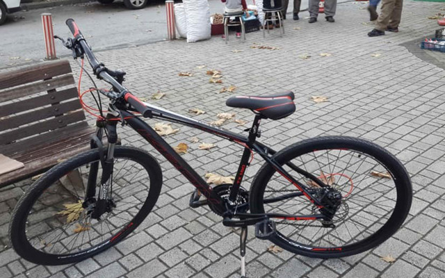 Bursa'da 'yok artık' dedirten hırsızlık: Bisikletinin sadece tekeri kaldı - Resim: 0
