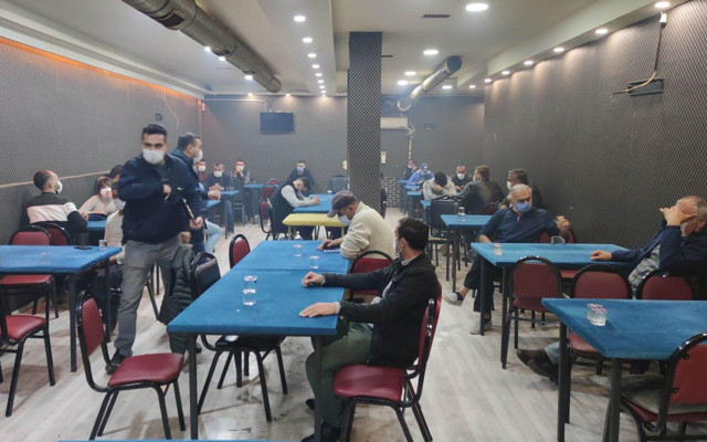 Eskişehir'de dernek binasına ikinci kez baskın: 33 kişiye ceza yağmuru - Resim: 1