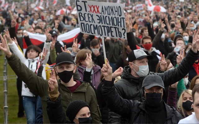 Belarus sokakları savaş alanına döndü: Lukaşenko'ya verilen 'istifa süresi' dolunca... - Resim: 2