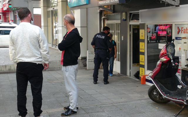 Kocaeli'de karı koca yarım saat arayla bıçaklı saldırıya uğradı - Resim: 1