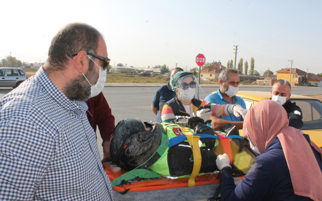 Aksaray'daki kazada sürücüler arasında ilginç diyalog: Geldin otomobilin altına girdin... - Resim: 0