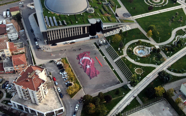 Bursa'da 29 Ekim Cumhuriyet Bayramı'na özel 'Türk bayrağı' çalışması - Resim: 0