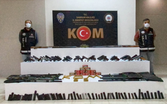 Samsun'da tavuk kümesinden cephanelik çıktı 'Kim koydu bilmiyorum' dedi - Resim: 0
