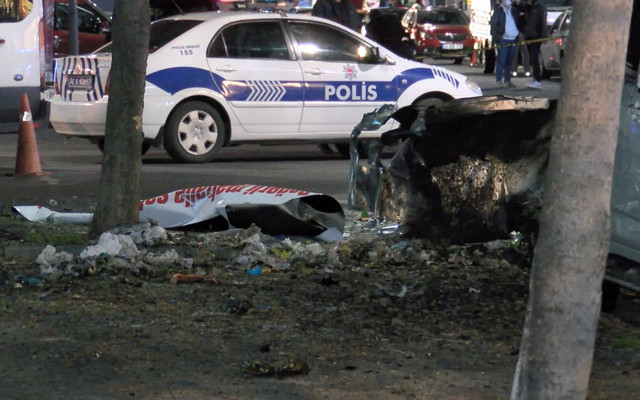 Ataşehir'de korkutan patlama! Çöp kutusuna 'bomba atıldığı' iddiası - Resim: 0