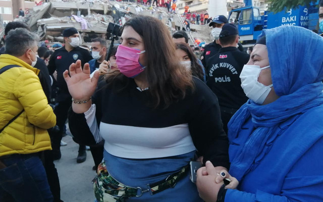 İzmir'de arama kurtarma çalışmaları sürüyor: Saatler sonra kız çocuğu sesi duyuldu - Resim: 0