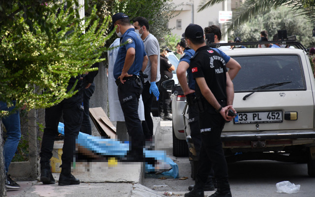 Mersin'de aile katliamı! Eşini, baldızını ve kaynanasını öldürdü - Resim: 3
