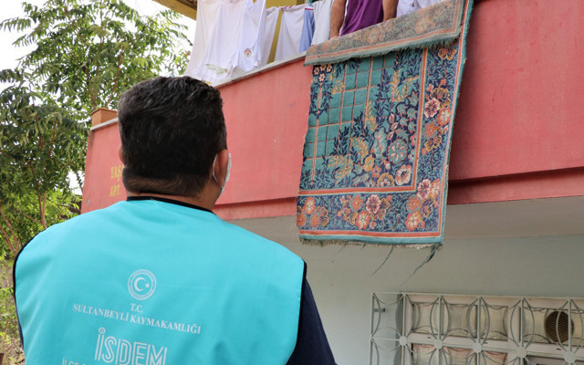 Sultanbeyli’de izolasyon kurallarına uymayan 22 kişi yurtlara yerleştirildi - Resim: 1