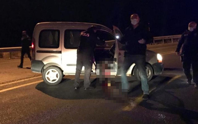 Kayseri'de kanlı olay: Yol ortasındaki otomobilde başından vurulmuş 1 kişi bulundu - Resim: 1