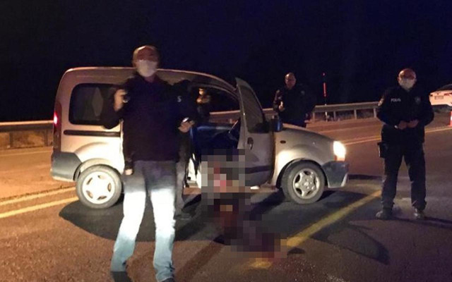 Kayseri'de kanlı olay: Yol ortasındaki otomobilde başından vurulmuş 1 kişi bulundu - Resim: 0