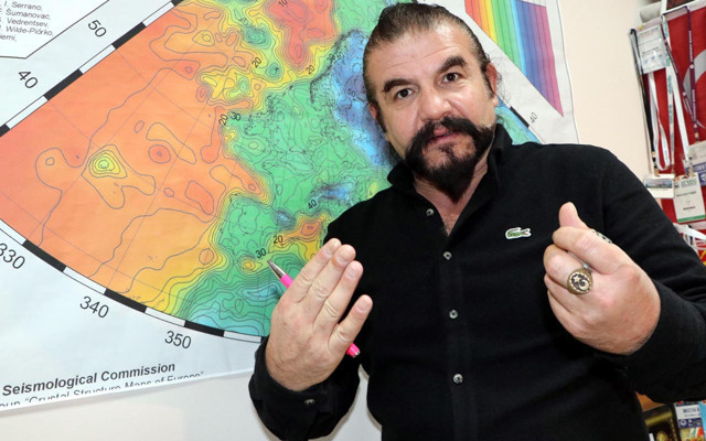 Kuşadası Körfezi'nde gerilim arttı! Doç. Dr. Mustafa Toker depreme dair konuştu - Resim: 0