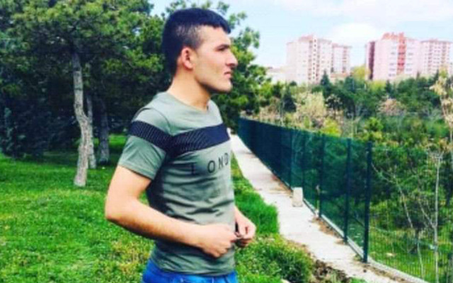 Konya'da 16 yaşında elini kana buladı: Boynundan bıçaklayarak öldürdü - Resim: 0