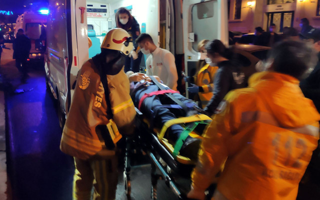 Beşiktaş'ta aşırı hız kazayı beraberinde getirdi: 2 kişi yaralandı - Resim: 0