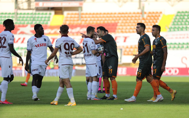 Alanyaspor-Trabzonspor karşılaşmasının maç sonucu: 1-1 - Resim: 0