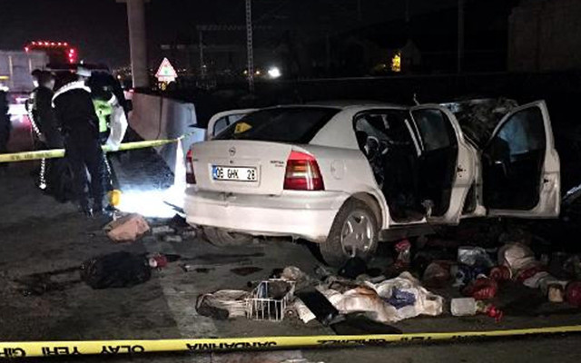 Ankara'da bariyerlere çarpan otomobilde ölüm vuku buldu - Resim: 0