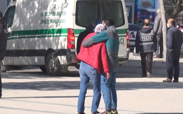 İzmir’deki depremde ölen Ramazan Ateş'in eşi Sevil Ateş de hayatını kaybetti - Resim: 0