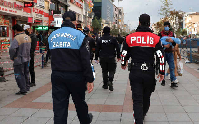 Sultanbeyli'de maske, mesafe ve izolasyon kurallarına uymayanlara 1 milyon 595 bin lira ceza kesildi - Resim: 1