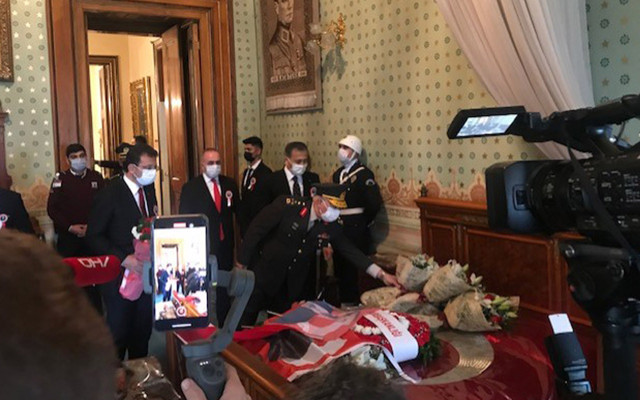 İstanbul Valisi Ali Yerlikaya'dan 10 Kasım nedeniyle Dolmabahçe'ye ziyaret - Resim: 0