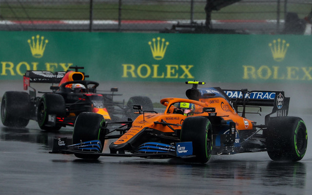 FIA, Türkiye Grand Prix'inin sıralama turlarında Sainz, Norris ve Russell'a grid cezası verdi - Resim: 0