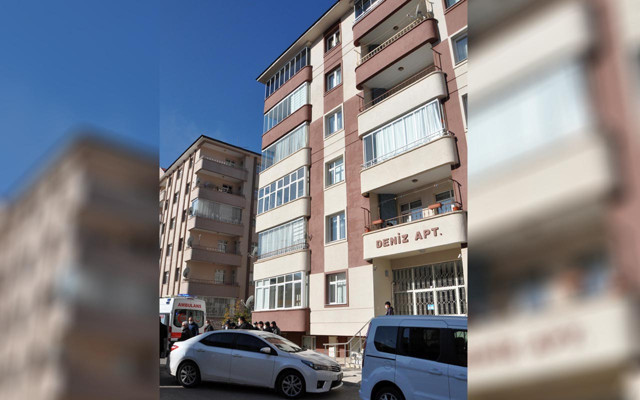 Erzurum'da işçilere malzeme götüren apartman yöneticisi çatından düşerek öldü - Resim: 2