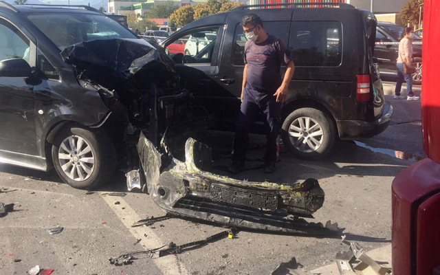 Antalya'da ehliyetine el konulmasına rağmen araç başına geçti! 6 kişi yaralandı - Resim: 0