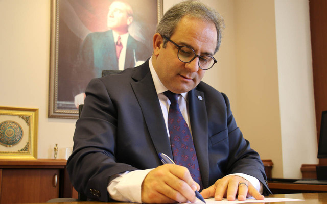 Bilim Kurulu üyesi Necmi İlhan toplumu uyardı: Virüs sıfır olmadığı sürece risk söz konusu - Resim: 0