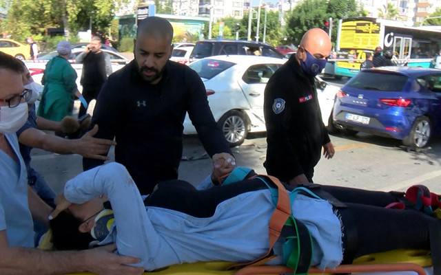 Antalya'da ehliyetine el konulmasına rağmen araç başına geçti! 6 kişi yaralandı - Resim: 3